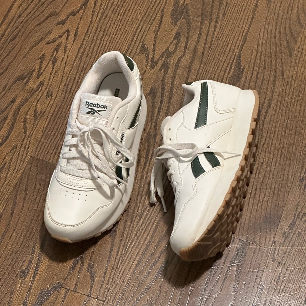 Reebok Sneakers